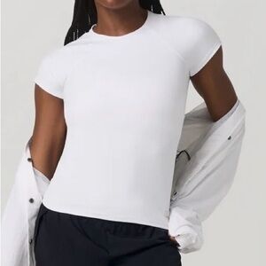 Vuori AllTheFeels  essential short sleeve white tee , size large.